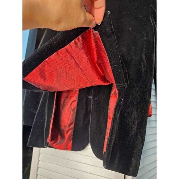 Black Velvet Blazer Jacket With Red Lining & Gold Button Details By Yuan Lu - Picture 12 of 16